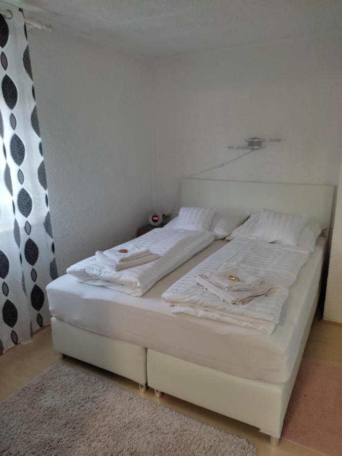 Gaestezimmer Boxenstopp Veitsbronn Zewnętrze zdjęcie